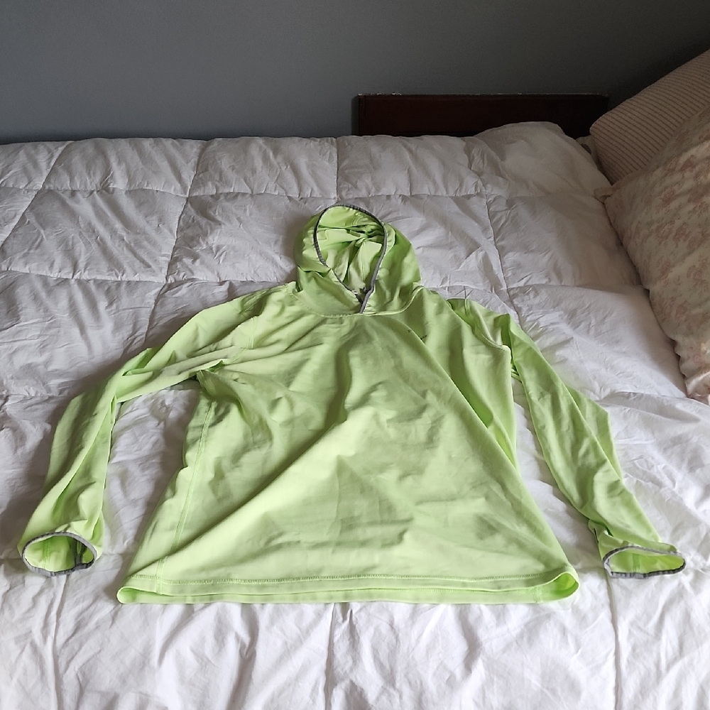 M's Patagonia Hooded Sunshirt Small
